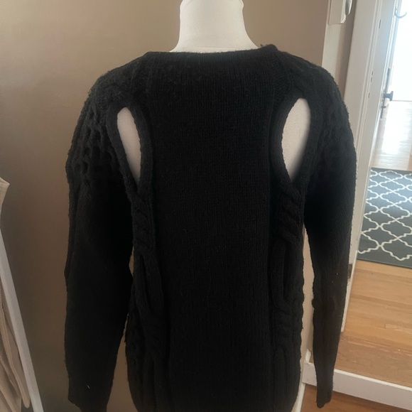 Oak+Fort cutout sweater - Picture 4 of 9
